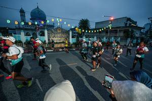 BIB: 
                            <button type="button" onclick="openModal(26232815)" class="btn btn-primary btn-sm float-right btn-popup" data-toggle="modal" data-target=".modal-high-quality">
                        <i class="fas fa-shopping-cart"></i> Add to Cart
                    </button>
                                            <button type="button" onclick="isThisMe(26232815, true)" class="btn btn-success btn-sm float-right btn-popup btn-isme hidden" data-toggle="tooltip" data-placement="bottom" title="นี่คือรูปของคุณใช่ไหม คลิกที่นี่เพื่อเอาเข้าอัลบั้ม">
                        <i class="fas fa-plus"></i> Add to album
                    </button>
                    <button type="button" onclick="isThisMe(26232815, false)" class="btn btn-warning btn-sm float-right btn-popup btn-isnotme hidden">
                        <i class="fas fa-ban"></i> Remove from album
                    </button>